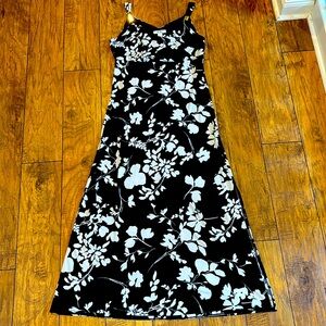 Maxi black & white floral dress